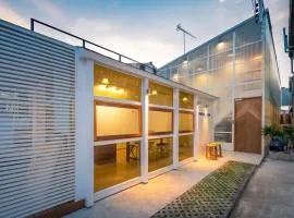 MORN-ING HOSTEL、ラートクラバンのホステル