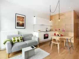 #stayhere - Modern Designer 1BDR Apartment in Artistic District