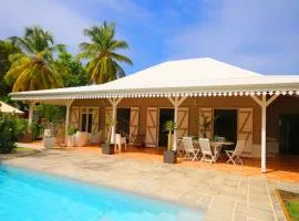 Villa avec piscine au Cap Est (MQFR35)