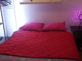 chambre, homestay di Calais