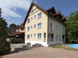 Hotel Francoise, hotel v destinaci Balatonlelle