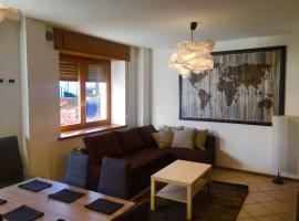 Lozzo di Cadore - Dolomiti (Piazza Tiziano) – apartament w mieście Lozzo Cadore