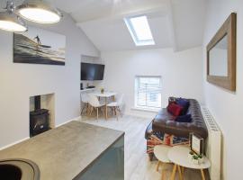 Host & Stay - The Surfer's Loft Apartment, hotel in Saltburn-by-the-Sea