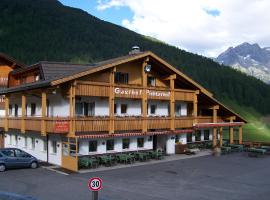 Pichlerhof, hotel em Riva di Tures