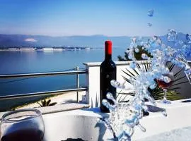 Luxury apartment MaLea with jacuzzi and sauna, by the sea