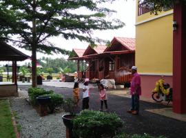 Chalet Kb Wakaf Kayu, hotel u gradu 'Kota Bharu'