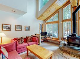 Happy Family Cozy Cabin, lake house rental in Truckee
