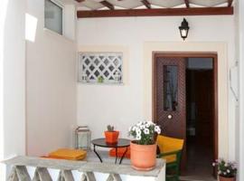 Aleka's Rooms, Cama e café (B&B) em Tinos