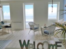 The Shore @ BaíaBeach - Waterfront, holiday home in Espinho