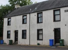 Welltrees Apartments 8 Dailly Road, hotel with parking in Maybole