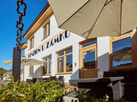 Penzion U Zámku, hotel v destinaci OÅ™echov
