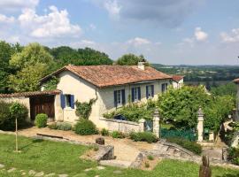 Grange Bleuet, hotell i Aubeterre-sur-Dronne