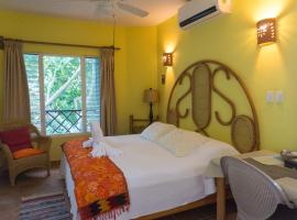 Sea Hawk Suites, cheap hotel in Isla Mujeres