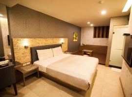 Love Hotel, hotel in Pingtung City