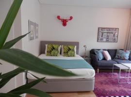 Ripple - Modern Condo with pool, aircon, parking, hotel em Lisboa