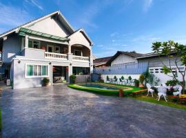 Chean-Chean House, hotel with pools in Chiang Rai