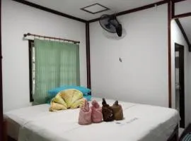 Comon Bungalow HaadChaoPhao