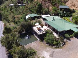 Los Lagos Lodge: San Gerardo de Dota'da bir otel