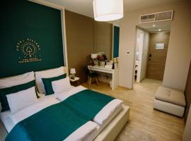 The Hotel Unforgettable - Hotel Tiliana by Homoky Hotels & Spa, hotel di Budapest