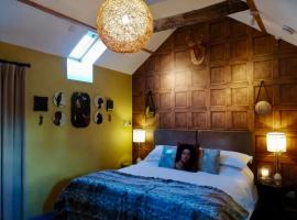 Hayeswood Lodge Luxury Accommodation, bed & breakfast i Stanley
