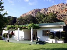Kunje Guesthouse, hotel with hot tubs in Op-die-Berg