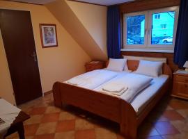 Pirates Hotel, hotel with parking in Hainburg an der Donau