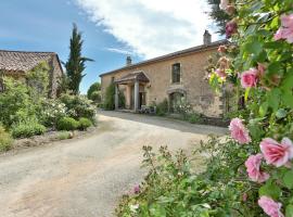 Chambres d'Hôtes Léone Haute, хотел в Saint-Avit-Rivière