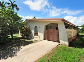 Seascape Holidays - 53 Reef Street, pet-friendly hotel in Port Douglas