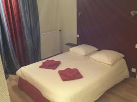 La Châtaigneraie, hotel v destinaci Uzer