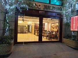 Monaco Building Double Queen Bedroom, hotel in Hanoi