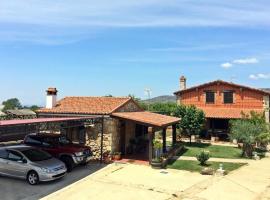 Apartamentos Rurales Fuente Chiquita, Villa in Hervás