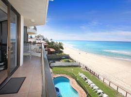 Spindrift on the Beach - Absolute Beachfront, serviced apartment in Gold Coast