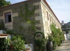 Quinta Da Azenha, guest house in Folgosa