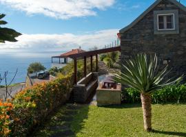 Casa da Manta - Palheiro, hotel en Fajã da Ovelha
