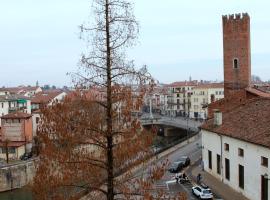 Guest House Ca' Lou al Teatro, rumah tamu di Vicenza