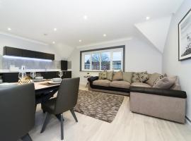 Amazing Apartment near Bournemouth, Poole & Sandbanks - WiFi & Smart TV - Newly Renovated! Great Location!, пляжне помешкання для відпустки у місті Пул