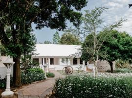 De Opstal Country Lodge, hótel í Oudtshoorn