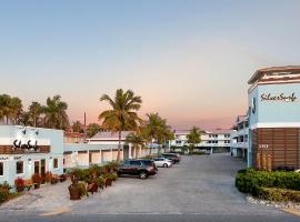 Silver Surf Gulf Beach Resort, hotel cerca de Paradise Boat Tours, Bradenton Beach