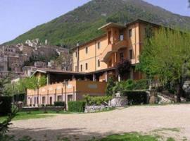 Villa Grancassa Residenza D'Epoca, hotel v destinaci San Donato Val di Comino