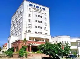 Long Beach Hotel、トゥイホアにあるTuy Hoa Airport - TBBの周辺ホテル