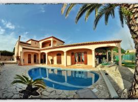 VILLA SPACIEUSE, CLIMATISATION, PISCINE, JARDIN PAYSAGE, PROCHE MER, golfhotel i Saint-Cyr-sur-Mer