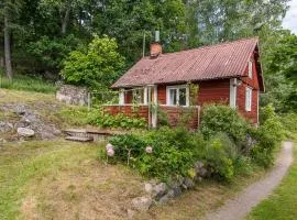 Traditional Swedish Torp Lake Access & Free Boat