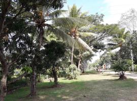 Hansika Guest Inn, hotel a Buttala