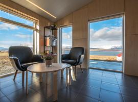 Apartment in the country, great view Apt. A, apartamento em Akureyri