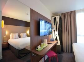 CAMPANILE PARIS - Clichy Centre, хотел в Клиши