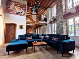 Domaine LVD avec SPA, bois et rivière privée, hotel in La Bloutière