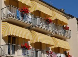 Hotel Ristorante La Terrazza, ξενοδοχείο στο Λίντο ντι Καμαϊόρε