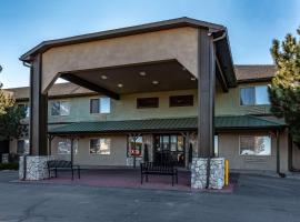 Quality Inn & Suites West, hotel en Pueblo