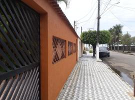 Casa a 50 Metros da Praia - No melhor local da PG، فندق في برايا جراندي