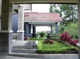 Diyar Villas Puncak M6/50, hotel con spa en Puncak